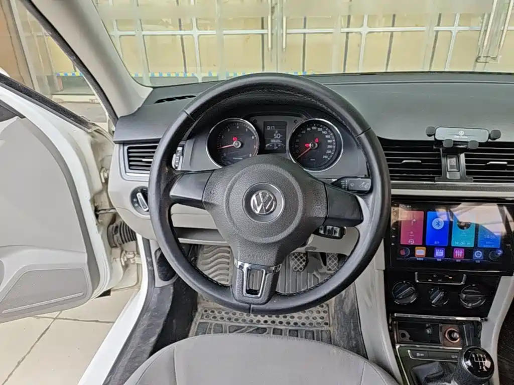 Volkswagen Bora 2015 — фото 11