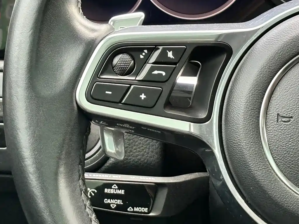 Porsche Cayenne 2019 — фото 16