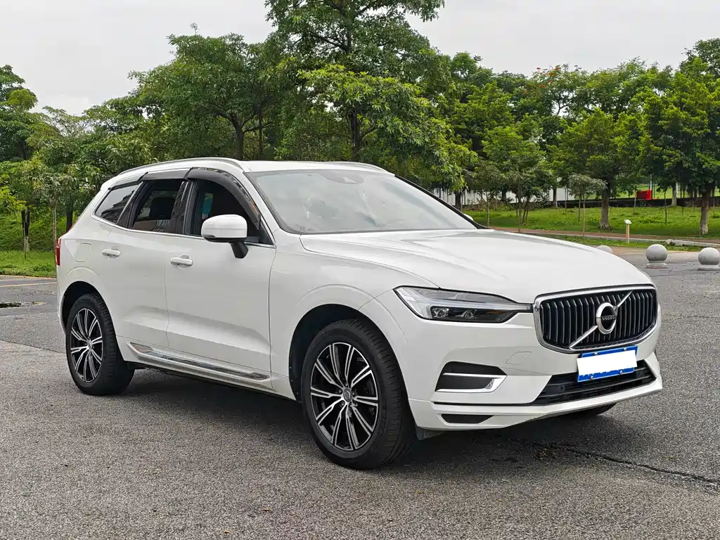 Volvo XC60 2021 — фото 3