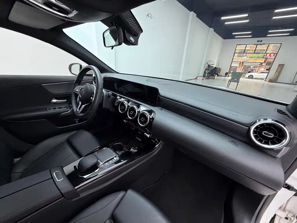 Mercedes-Benz A-Class 2021 — фото 17