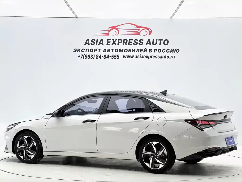 Hyundai Elantra 2023 — фото 6