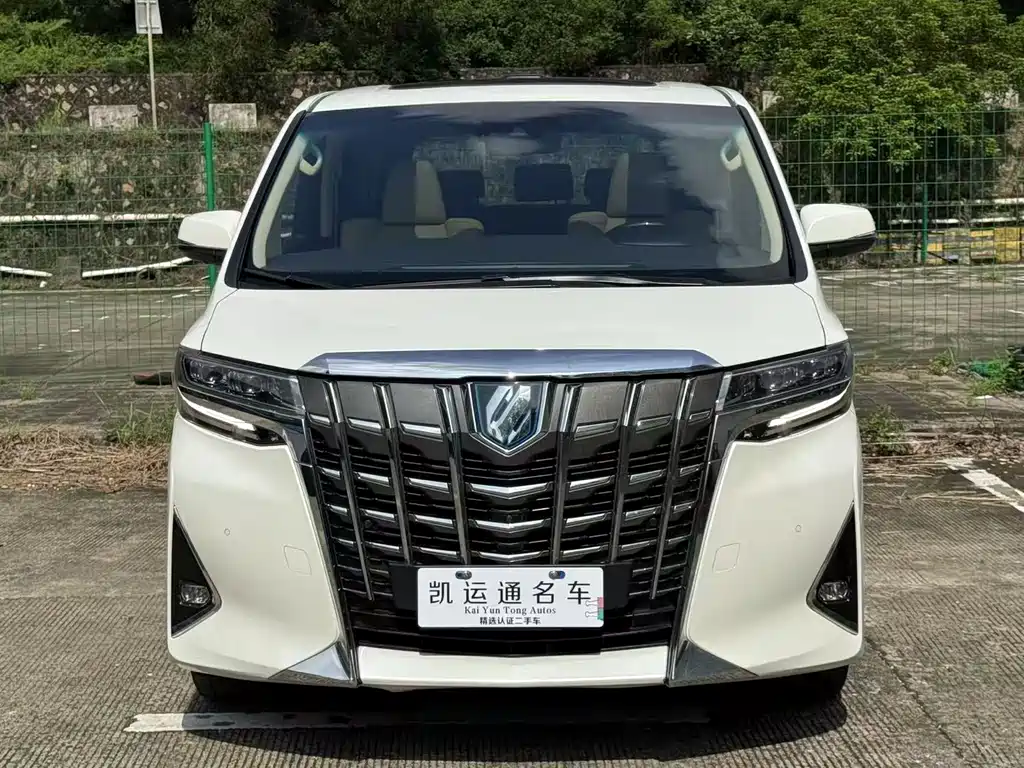 Toyota Alphard 2021 — фото 1