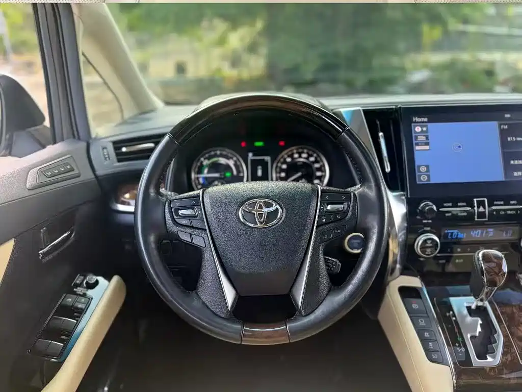 Toyota Alphard 2021 — фото 10