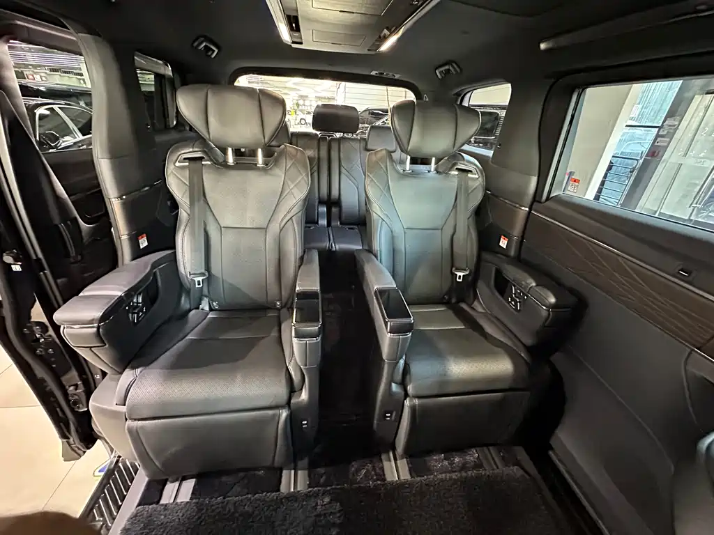 Toyota Vellfire 2024 — фото 14
