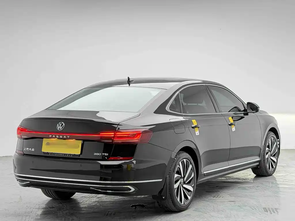 Volkswagen Passat 2024 — фото 6