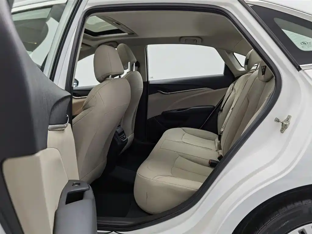Buick Excelle 2015 — фото 15
