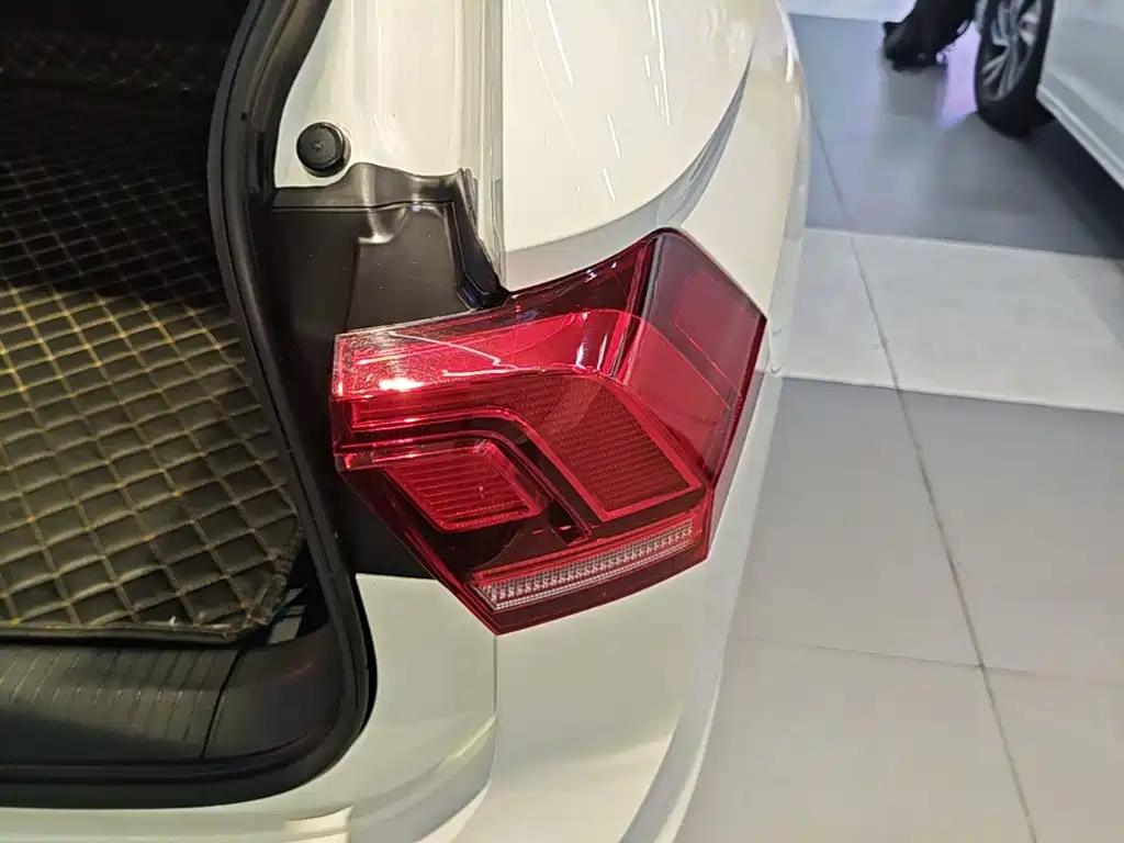 Volkswagen Tiguan L 2019 — фото 8