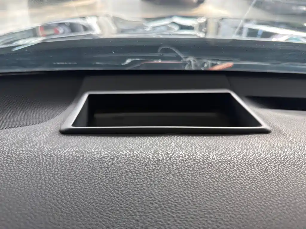 Toyota Camry 2019 — фото 11