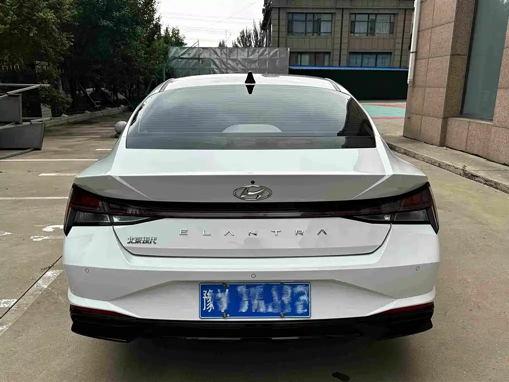 Hyundai Elantra 2021 — фото 19