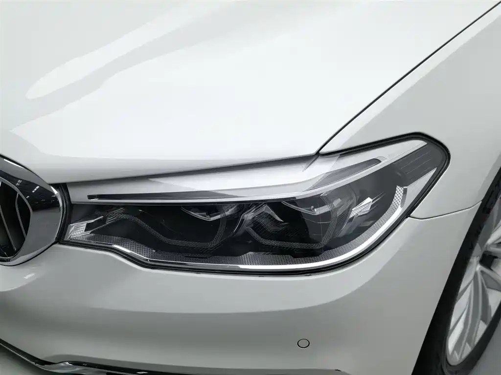 BMW 5 Series New Energy 2020 — фото 7