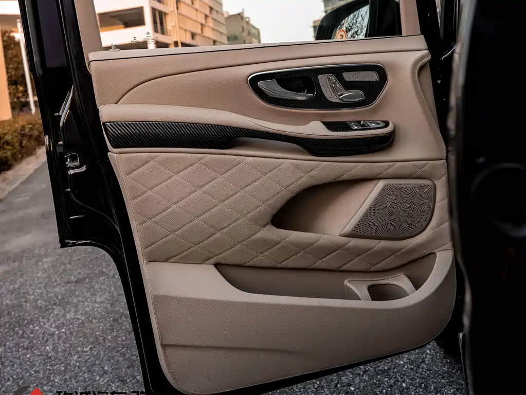 Mercedes-Benz V-Class 2019 — фото 8