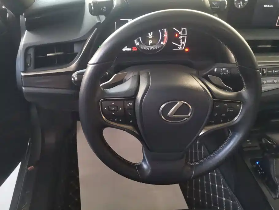 Lexus ES 2021 — фото 15