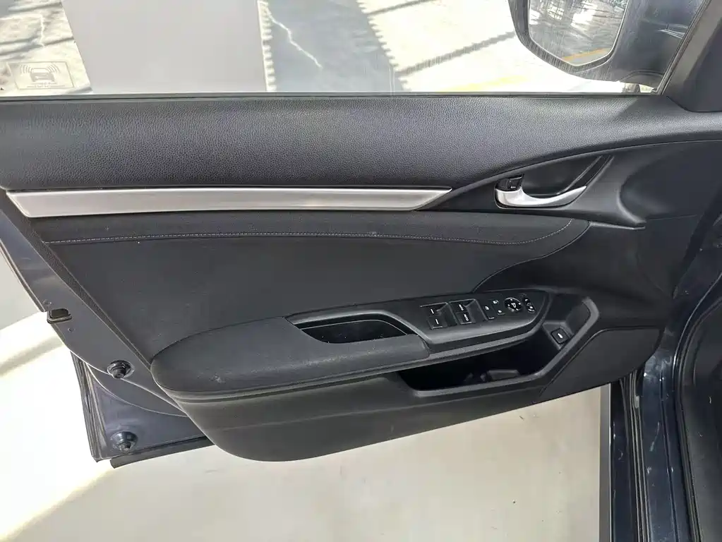 Honda Civic 2016 — фото 16