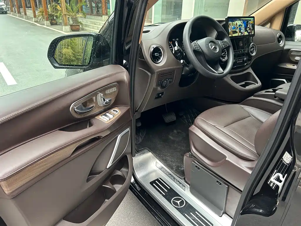 Mercedes-Benz Vito 2023 — фото 4