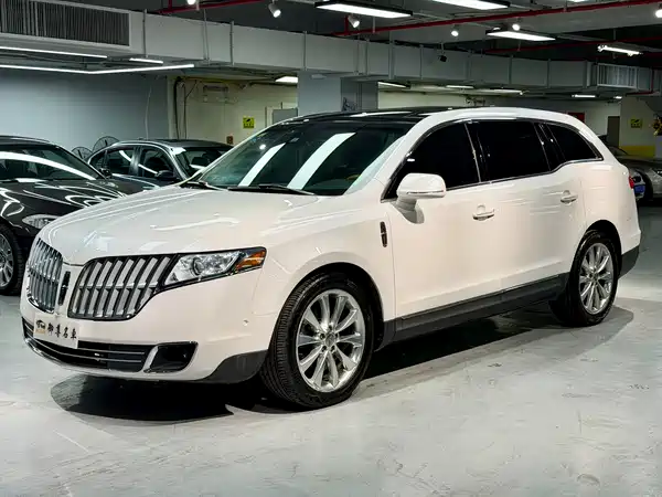 Lincoln MKT 2010