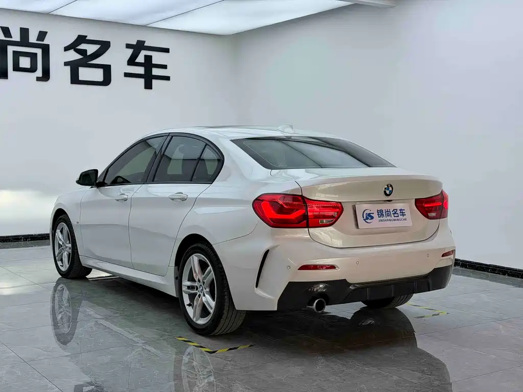 BMW 1 Series 2019 — фото 26