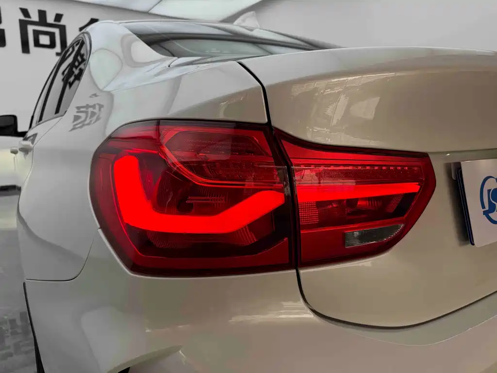 BMW 1 Series 2019 — фото 25