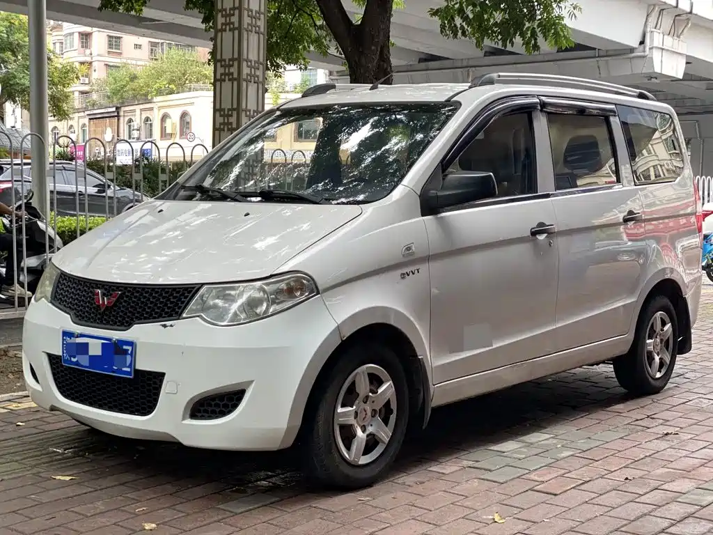 Wuling Hongguang 2014 — фото 1