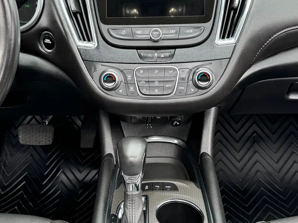 Chevrolet Malibu XL 2022 — фото 11