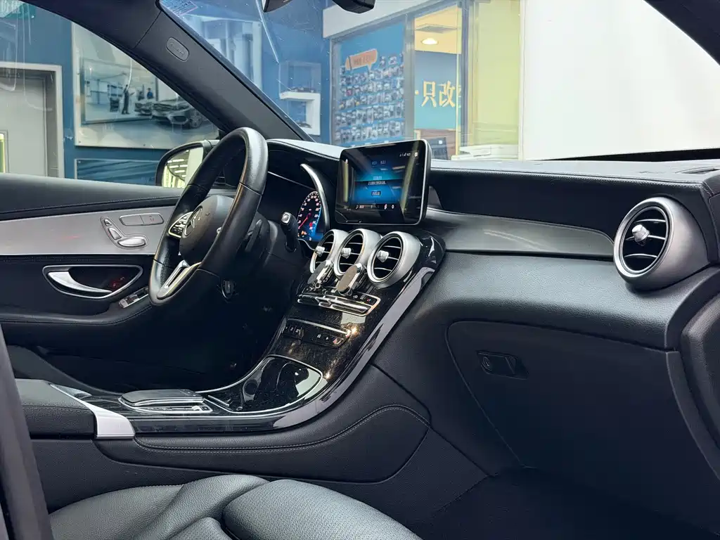 Mercedes-Benz GLC 2020 — фото 16