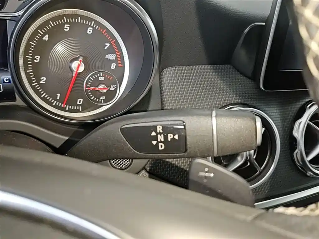 Mercedes-Benz GLA 2018 — фото 21