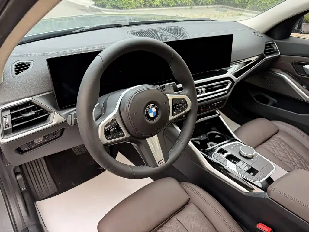 BMW 3 Series 2023 — фото 11