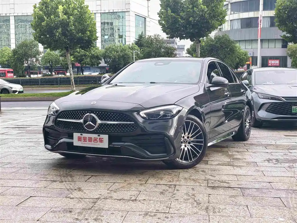 Mercedes-Benz C-Class 2025