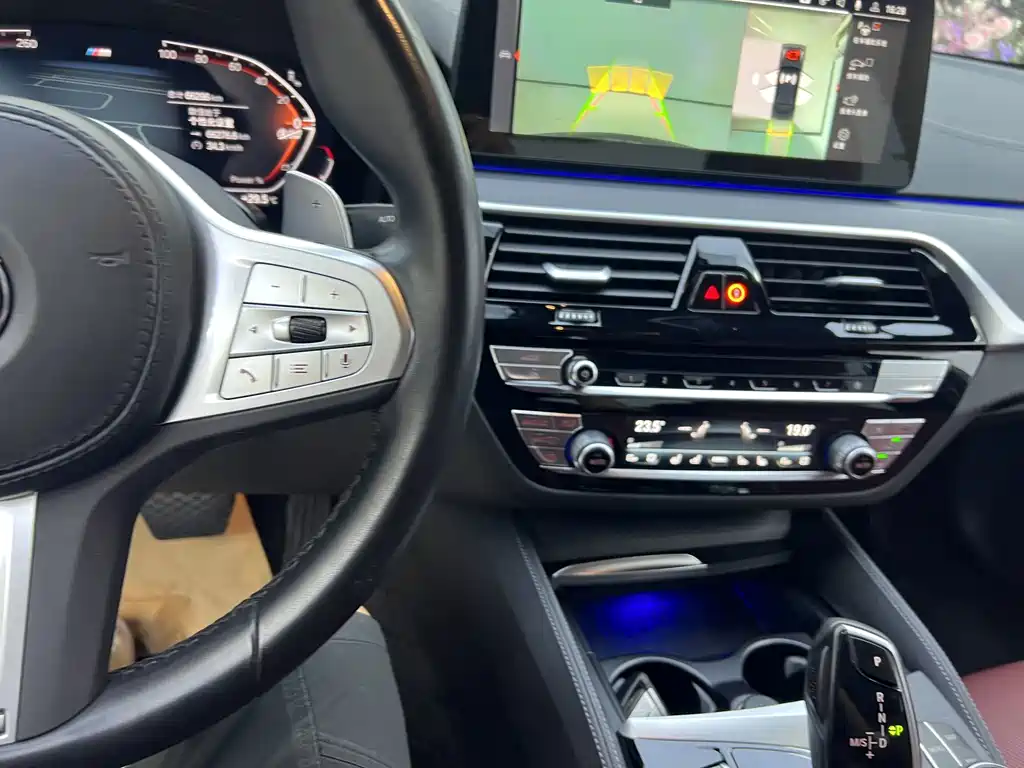 BMW 5 Series 2023 — фото 14