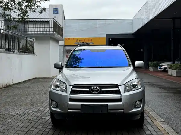Toyota RAV4 2011