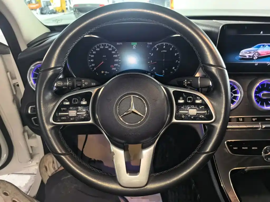 Mercedes-Benz C-Class 2019 — фото 11