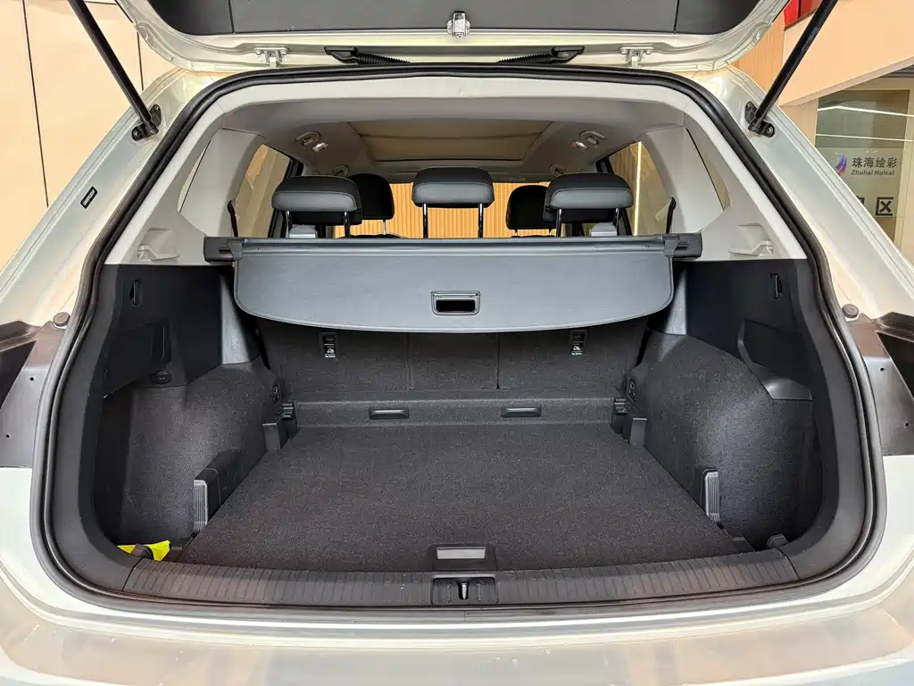 Volkswagen Tiguan L 2020 — фото 15