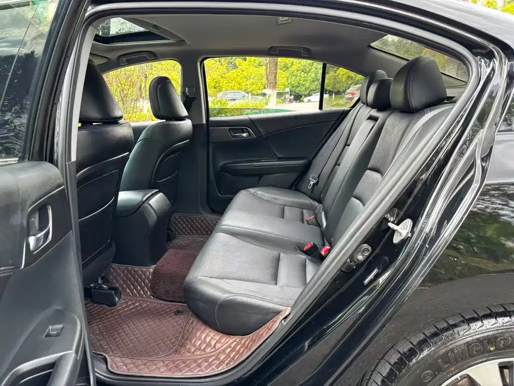 Honda Accord 2015 — фото 8