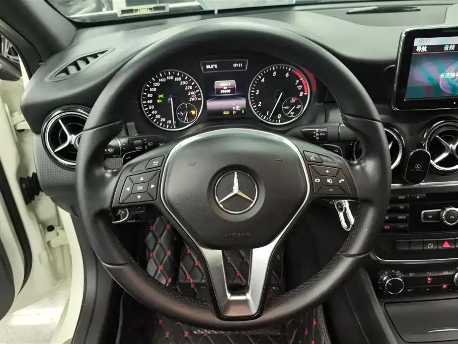 Mercedes-Benz A-Class 2014 — фото 15