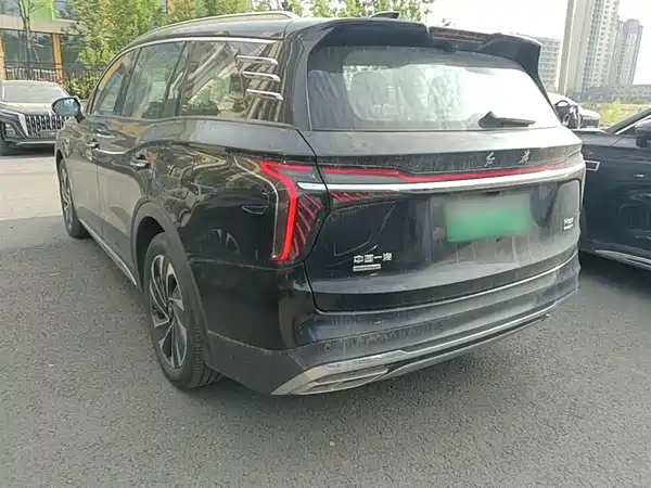 Hongqi HS7 PHEV 2024