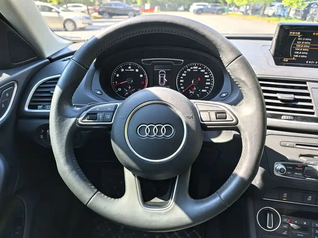 Audi Q3 2018 — фото 13