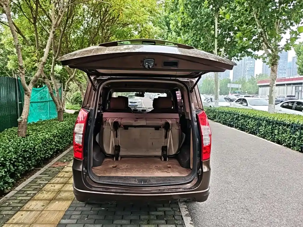 Wuling Hongguang 2017 — фото 19