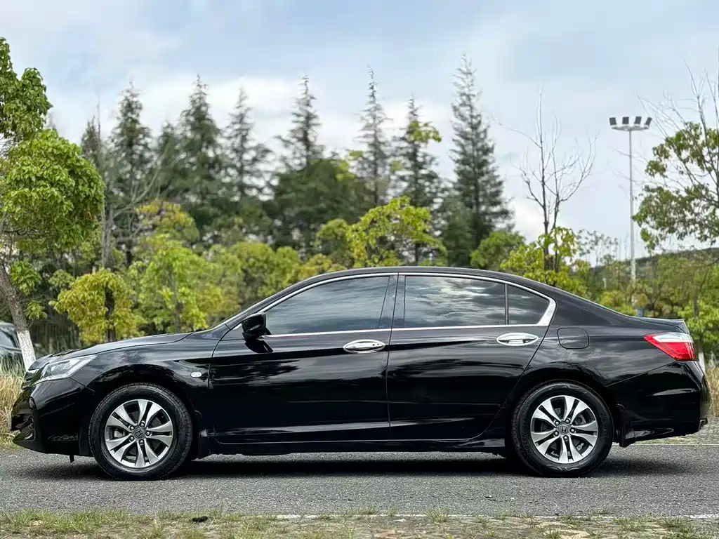 Honda Accord 2015 — фото 11