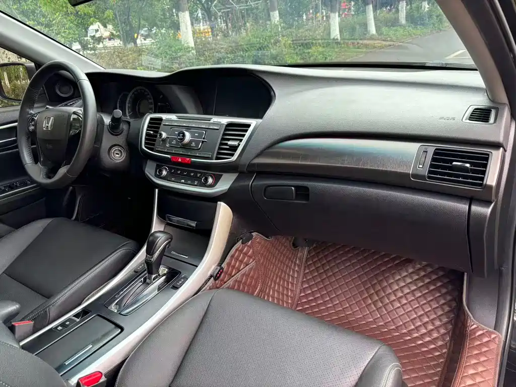 Honda Accord 2015 — фото 12