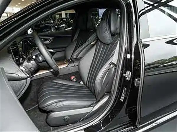 Mercedes-Benz E-Class 2025