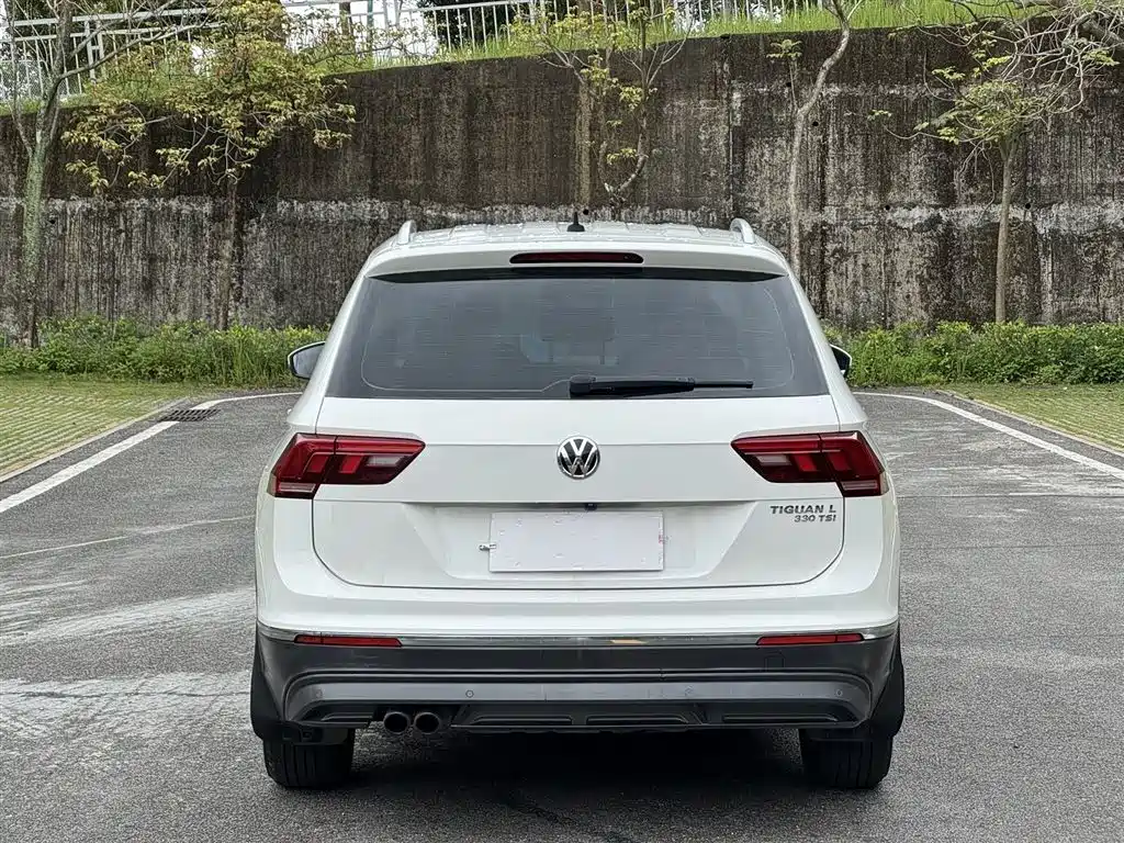 Volkswagen Tiguan L 2017 — фото 8