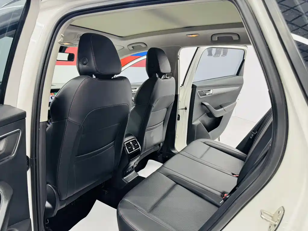 Skoda Karoq 2023 — фото 7