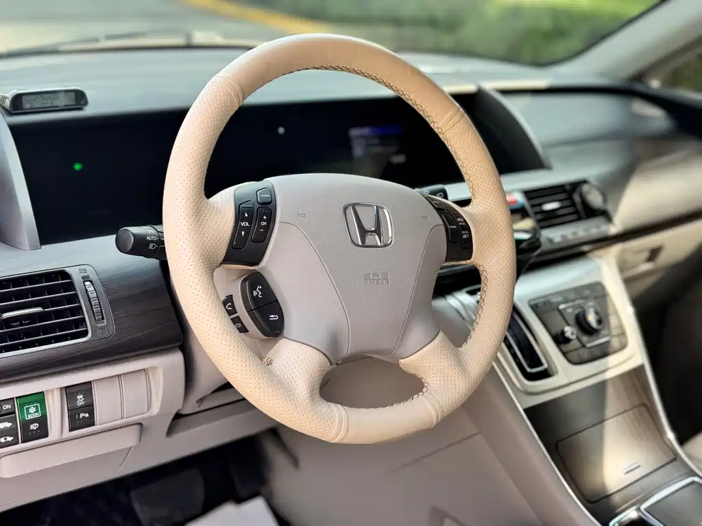 Honda Elysion 2015 — фото 8