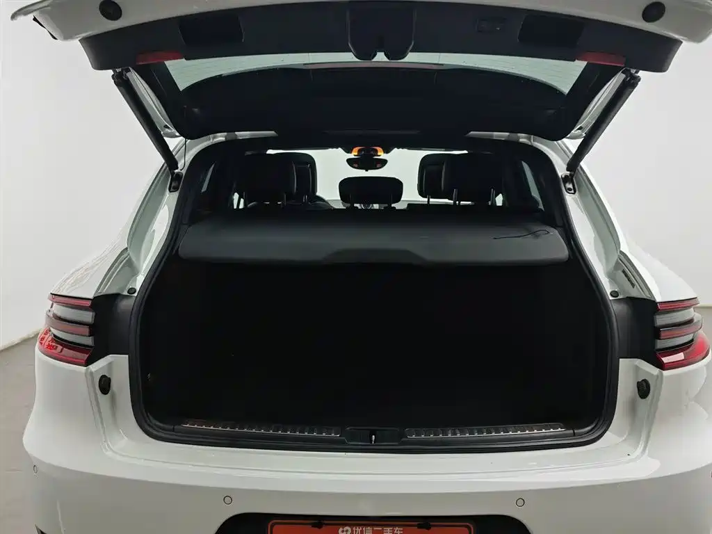 Porsche Macan 2017 — фото 16