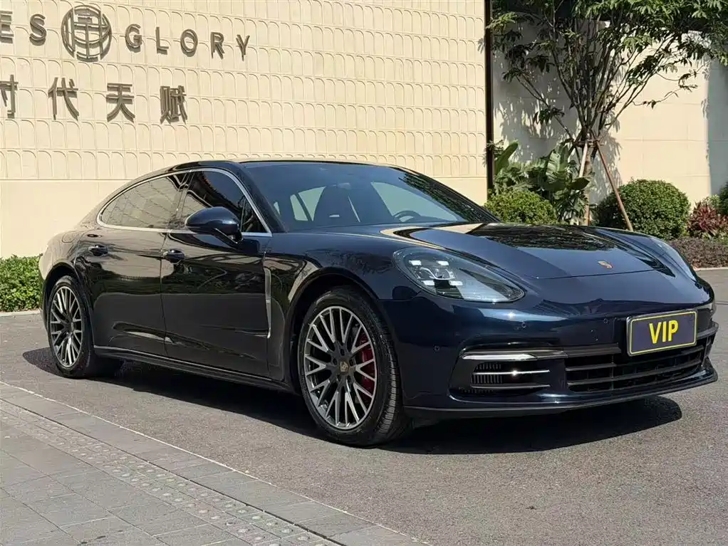 Porsche Panamera 2021 — фото 1