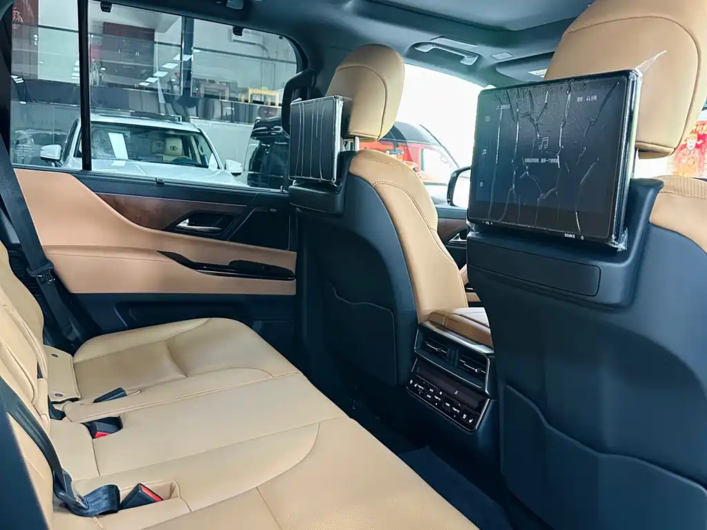 Lexus LX — фото 4