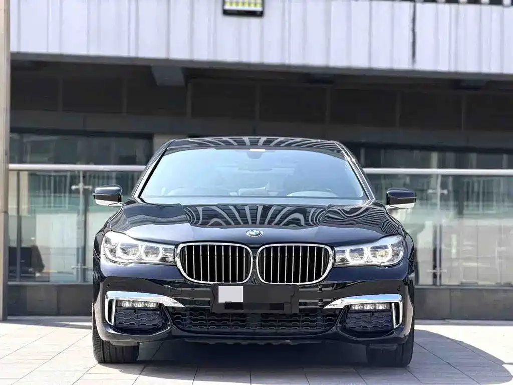 BMW 7 Series 2017 — фото 2