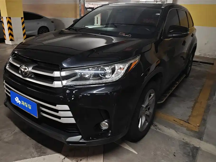 Toyota Highlander 2018 — фото 1