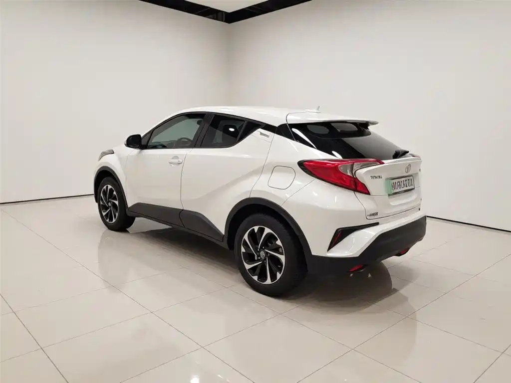 Toyota IZOA 2018 — фото 23