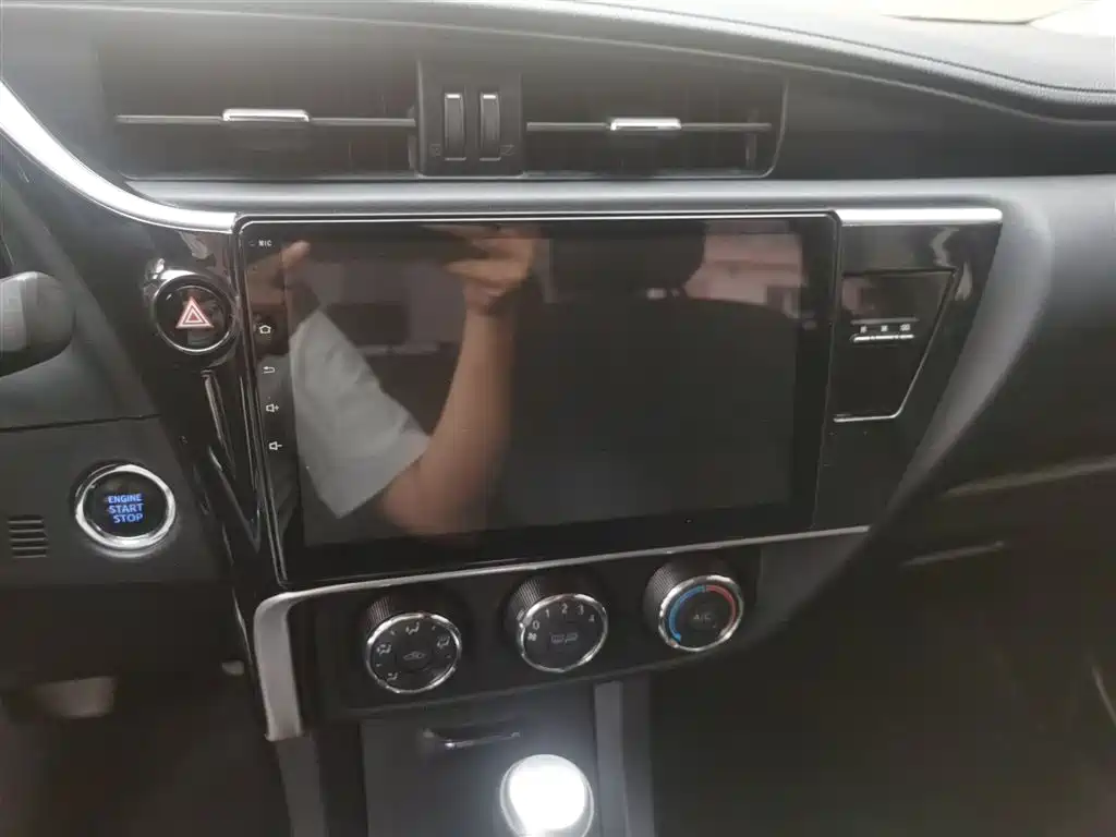Toyota Corolla 2019 — фото 12