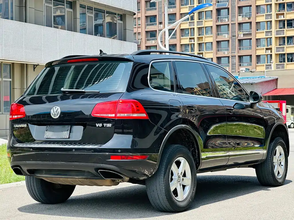 Volkswagen Touareg 2014 — фото 3